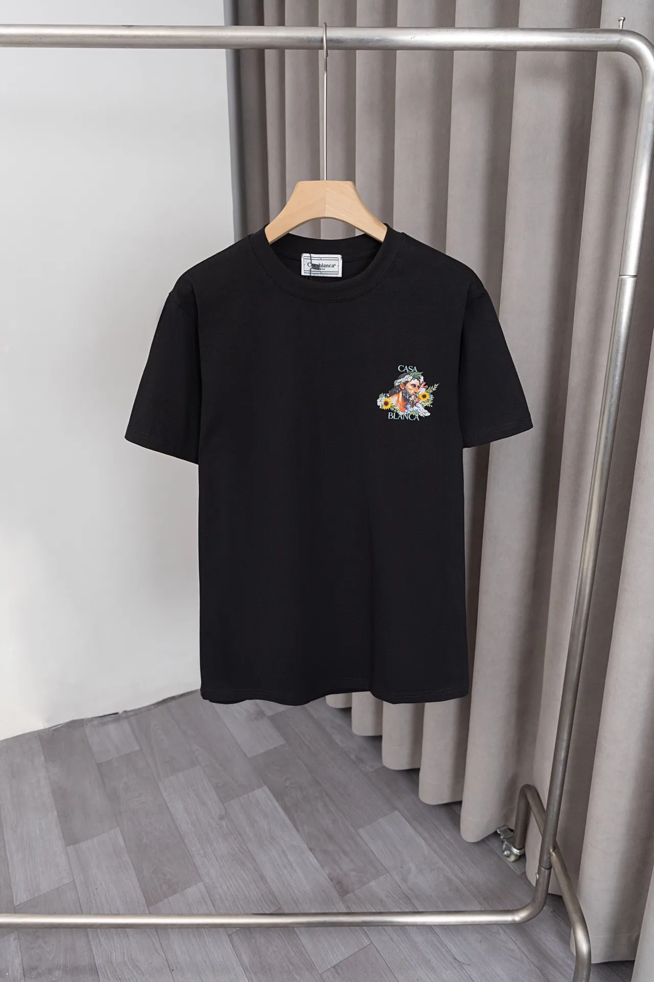X 039 《𝙉𝙚𝙬♈️Casablanca》 25ss New Arrival T ， +logo ， logo Classic ， Versatile Same Style 。 ：Black，White Size：S～XXL